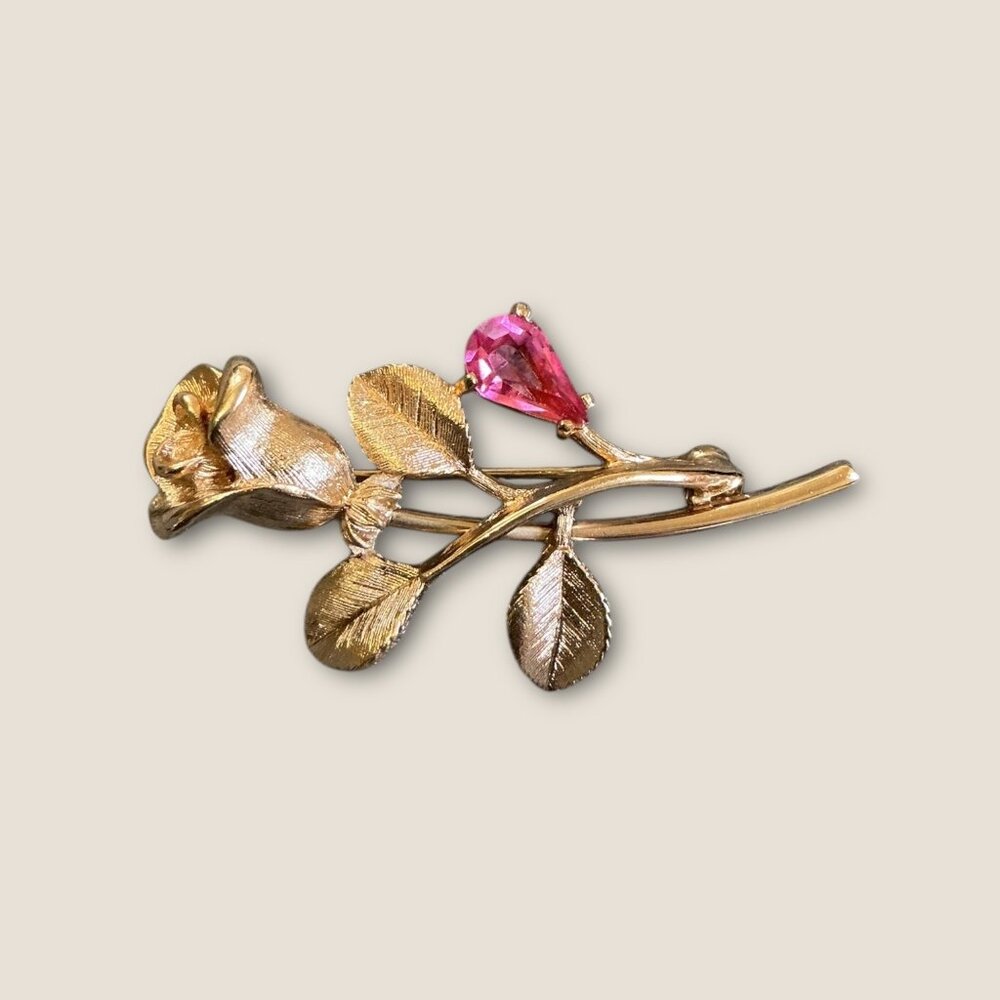 Avon Gold Tone Rose Pink Rhinestone Brooch/ Pin - Picture 2 of 4